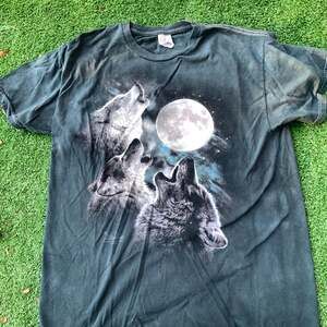 Vintage The Mountain Three Wolf Moon Graphic T-Shirt, Black, Size Large
